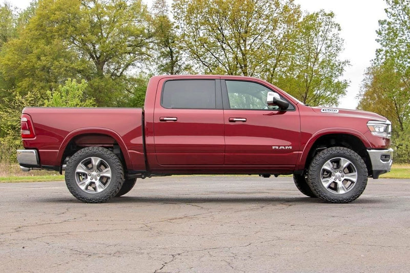 KIT DE ELEVACIÓN ATORNILLABLE DE ARIETE DE 3,5" (RAM 1500 4WD 19-24)