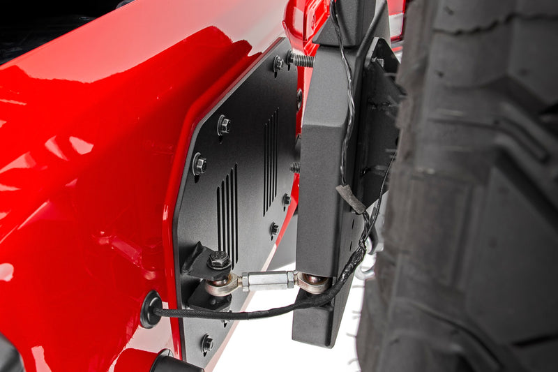 DEFENSA TRASERA CON PORTA LLANTA  (18-21 WRANGLER JL)