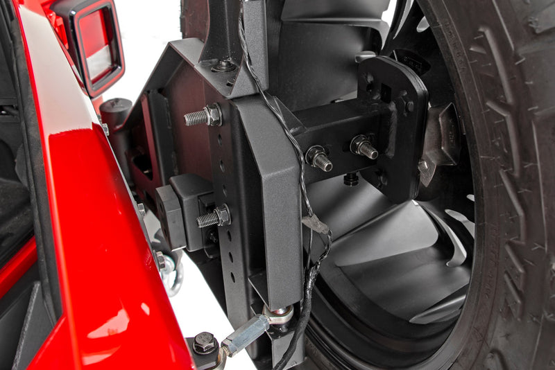DEFENSA TRASERA CON PORTA LLANTA  (18-21 WRANGLER JL)